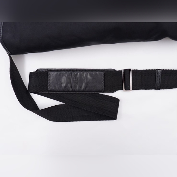 ❌️❌️SOLD❌️❌️AU63❤️Gucci Black Leather Trim Messenger Bag Unisex - Picture 9 of 13